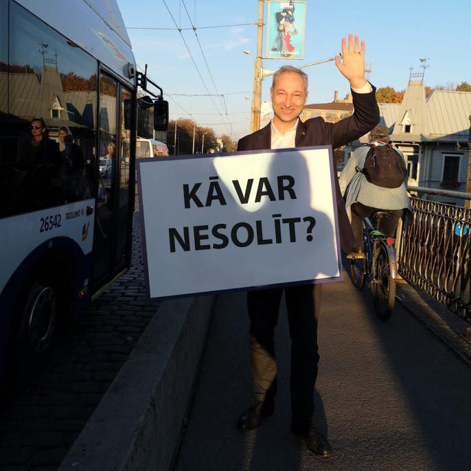 Solījumi palika aiz Saeimas durvīm