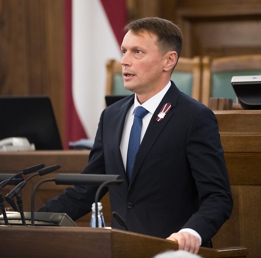 «Saskaņa»: sodi par informācijas sniegšanu iedzīvotājiem svešvalodā veicinās lielas sabiedrības daļas sociālo atstumtību