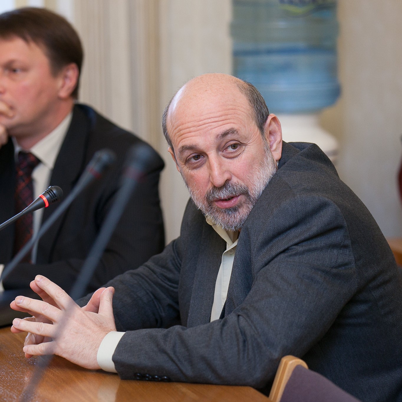 Venēcijas komisija rekomendē dot  brīvību mācību valodas izvēlē privātām skolām un augstskolām, kā arī saglabāt un atvērt bērnudārzos  krievu valodas grupas