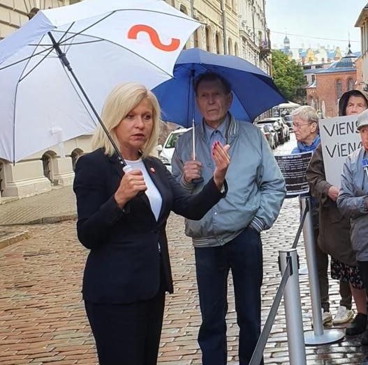 Jaunais Dzīvojamo telpu īres likums – atbalstāms tikai tad, kad tiks izmaksātas kompensācijas denacionalizēto namu iedzīvotājiem
