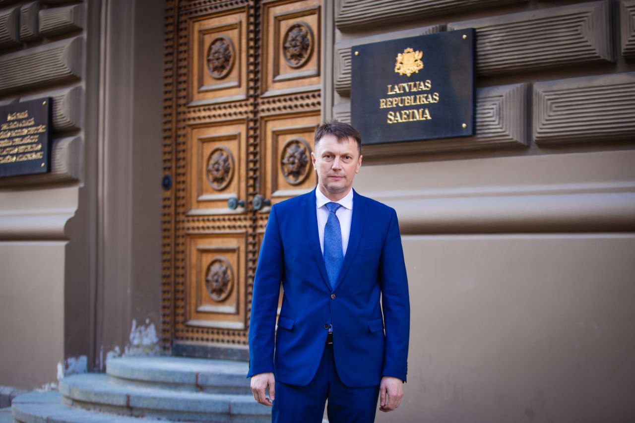 VALĒRIJS AGEŠINS: ATDODIET PENSIONĀRIEM PIEMAKSU PAR DARBA STĀŽU!