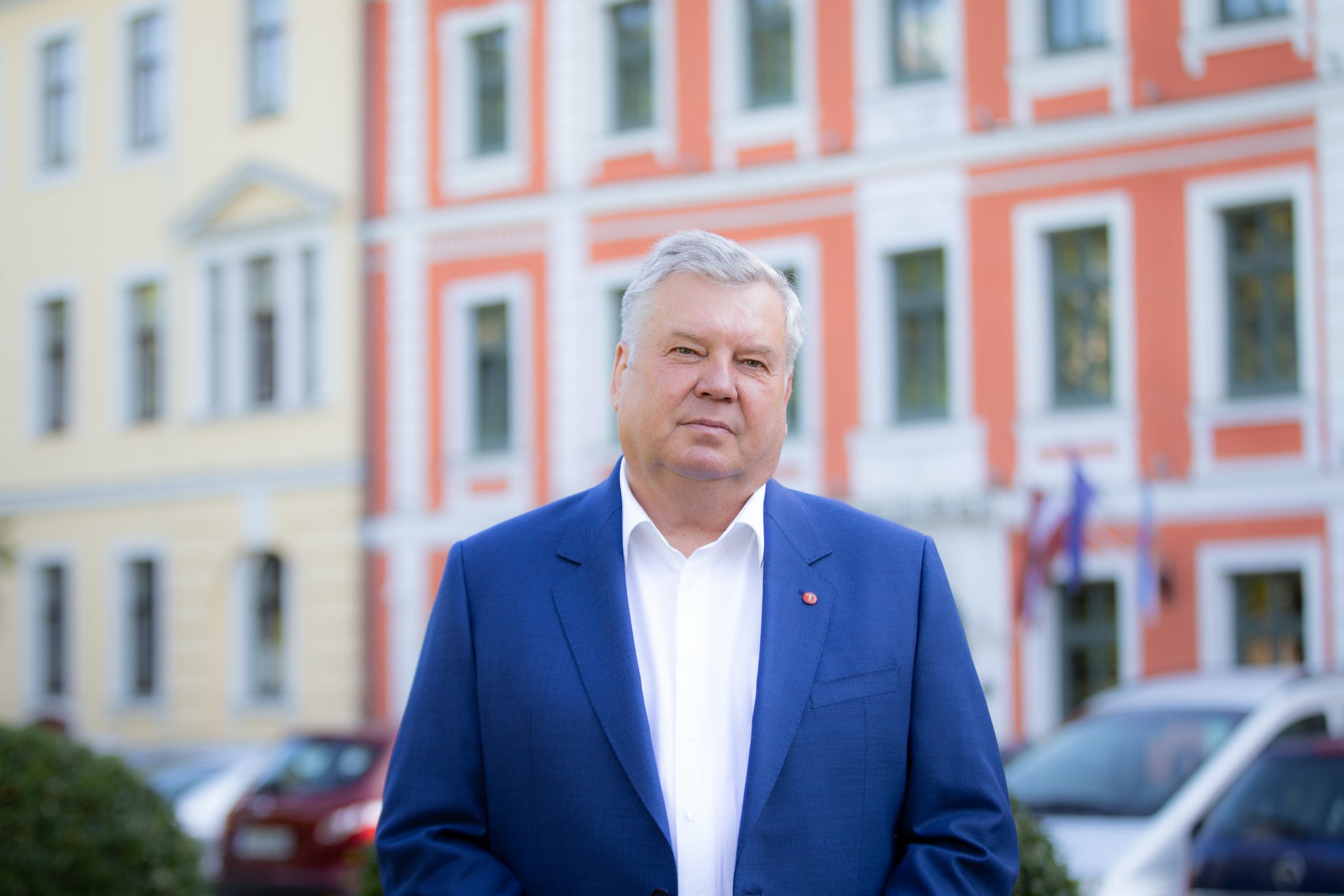 JĀNIS URBANOVIČS:KAS VIŅI IR?